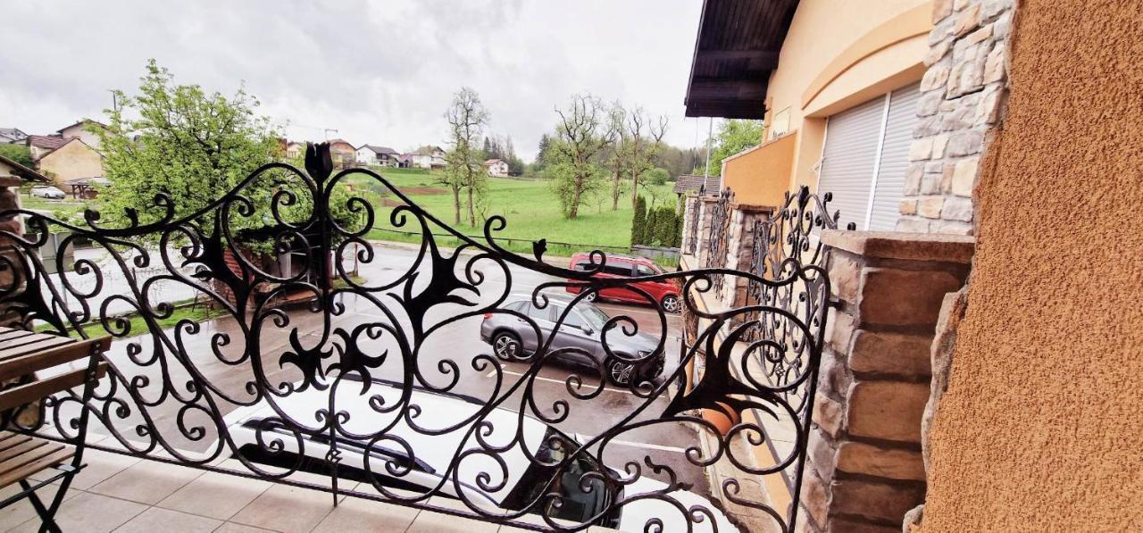 Hotel Samarin Črnomelj Zewnętrze zdjęcie